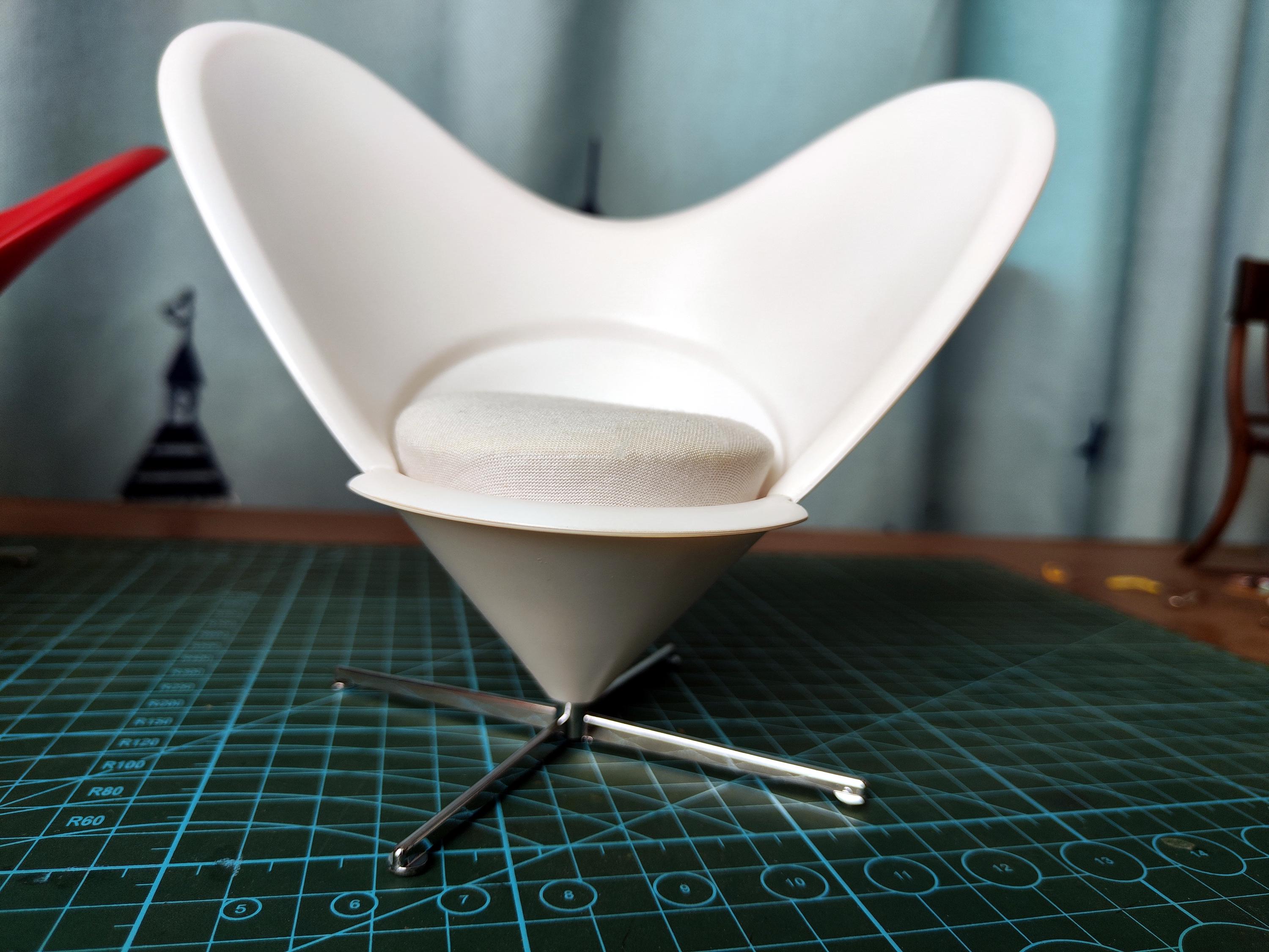 1/6スケール ハート型ドールチェア - 12インチドール用ミニチュア