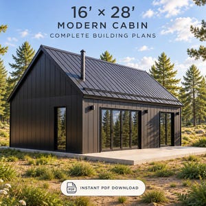 Puede incluir: Un documento de planos de construcción completos para una cabaña moderna de 16' x 28'. La imagen muestra una cabaña negra con techo de metal, chimenea y puertas de vidrio sobre una base de concreto. El texto dice 16' x 28' MODERN CABIN.
