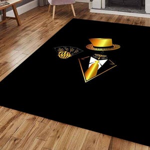 Tappeto nero di lusso con motivo "Golden Gentleman", tappeto a tema poker, arredamento moderno ed elegante, arredamento per giochi di carte, tappeto con uomo mascherato, tappeto per sala giochi