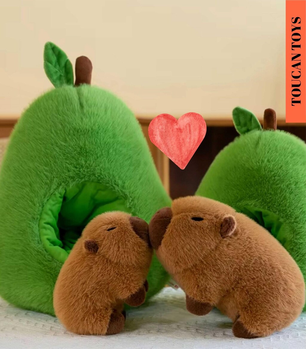 Peluche Capybara 2 In 1 In Avocado 35 Cm: Rimovibile, Morbido E Perfetto Per Coccole E Decorazione