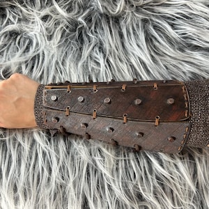 Innovative 3D-Printed Medieval Bracer Design