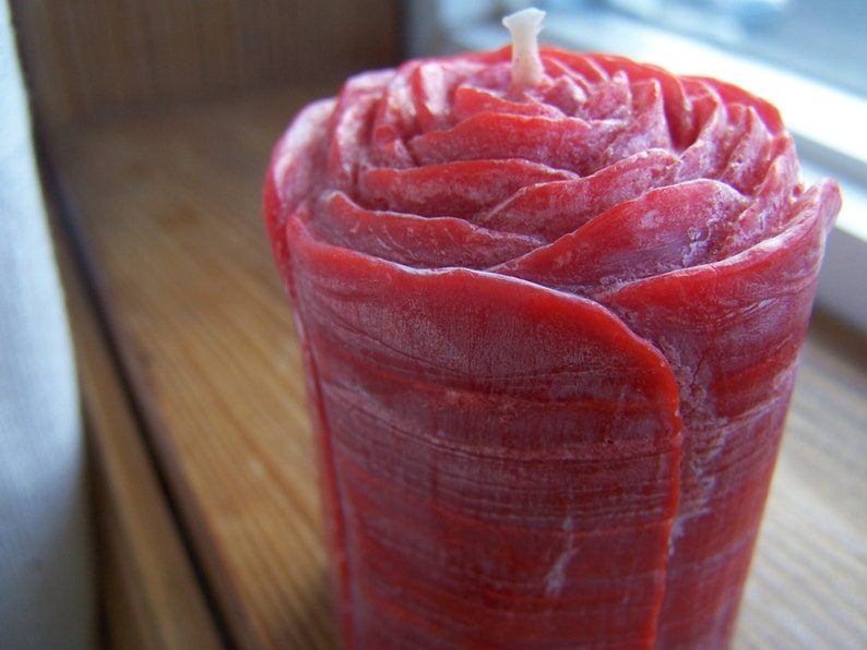 Red Palm Wax Votive Rose Candle 3.5 oz image 1
