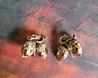 Vintage Gold Tone Acorn Clip On Earrings