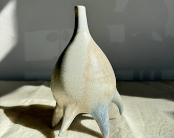 Pulce d'Aria / Ceramic artistic sculpture vase - Sculpture vase - Ceramic vase - Handmade - Craft - Ceramic design - Home decor