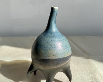 Pulce d'Aria / Ceramic artistic sculpture vase - Sculpture vase - Ceramic vase - Handmade - Craft - Ceramic design - Home decor
