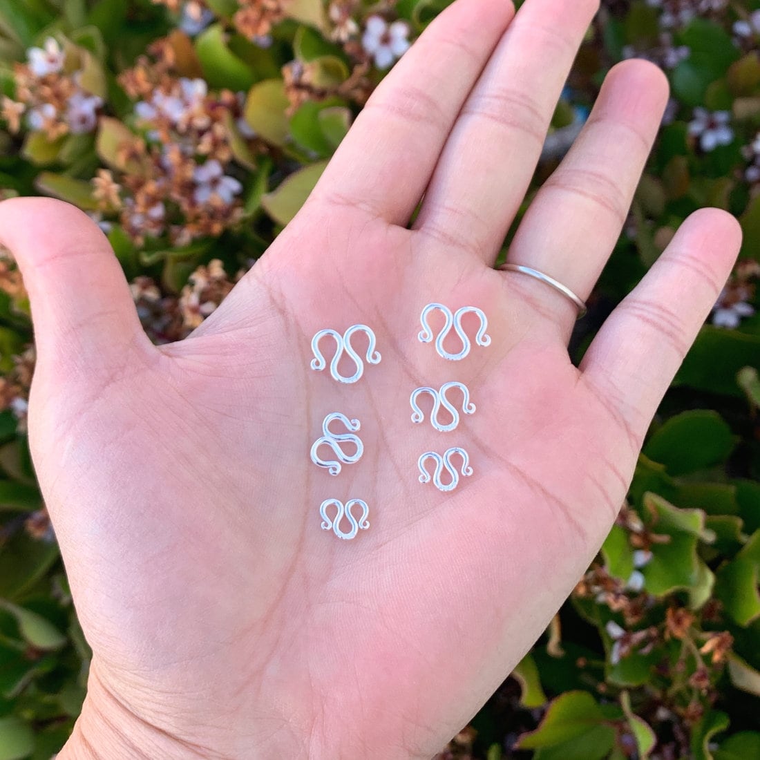 Fábrica De China 10 Piezas 925 Hallazgos Para Aretes De Plata Esterlina Poste De Arete De Bola Redonda Con Bucles Verticales 14 Mm