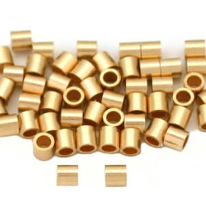100 Stück Adabele Echt 1/20 14K Gold gefüllt winzige kleine Crimp Tube lose Perlen 1,6 mm x 1 mm Tube Spacer (Loch 1 mm) für die Schmuckherstellung