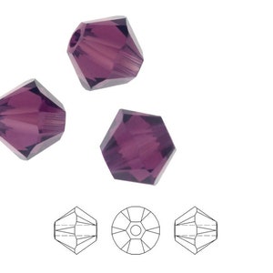 Puede incluir: Tres cuentas de vidrio morado con un diseño facetado. Las cuentas se muestran desde diferentes ángulos. Un dibujo de línea de la cuenta se muestra a continuación.