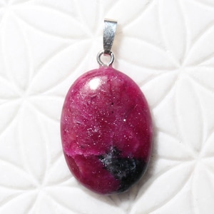 Rubin-Anhänger | Cabochon mit Schlaufe aus 925 Silber