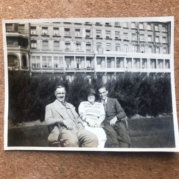 Vintage / old photograph / found photo 1920 1930  , family black and white photo