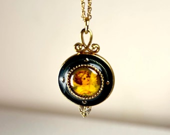 Vintage Nina Ricci for Avon Locket | Gold with Cherub