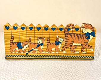 Vintage houten kattenhanddoekhouder | Muurhanger moeder kat en kittens