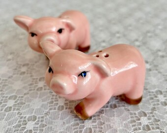 Vintage Pig Salt Pepper Shaker Set – Kitschy 70s Piggy Decor, Cute Gift, Retro Farmhouse Kitchen, Kawaii Animal Decor, Housewarming Gift