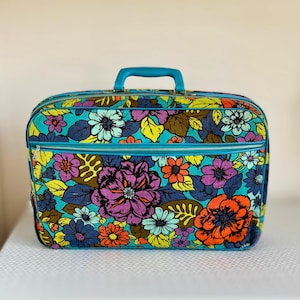 Vintage 1960s Floral Suitcase – Blue Mod Travel Case – Japan Made Luggage – Bantam Style – Flower Power Decor – Retro Prop Bag