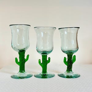 Vintage Handblown Margarita Glasses – Set of 3 – Made in Mexico – Green Cactus Cocktail Glasses – 1990s Barware – Eclectic Boho Decor