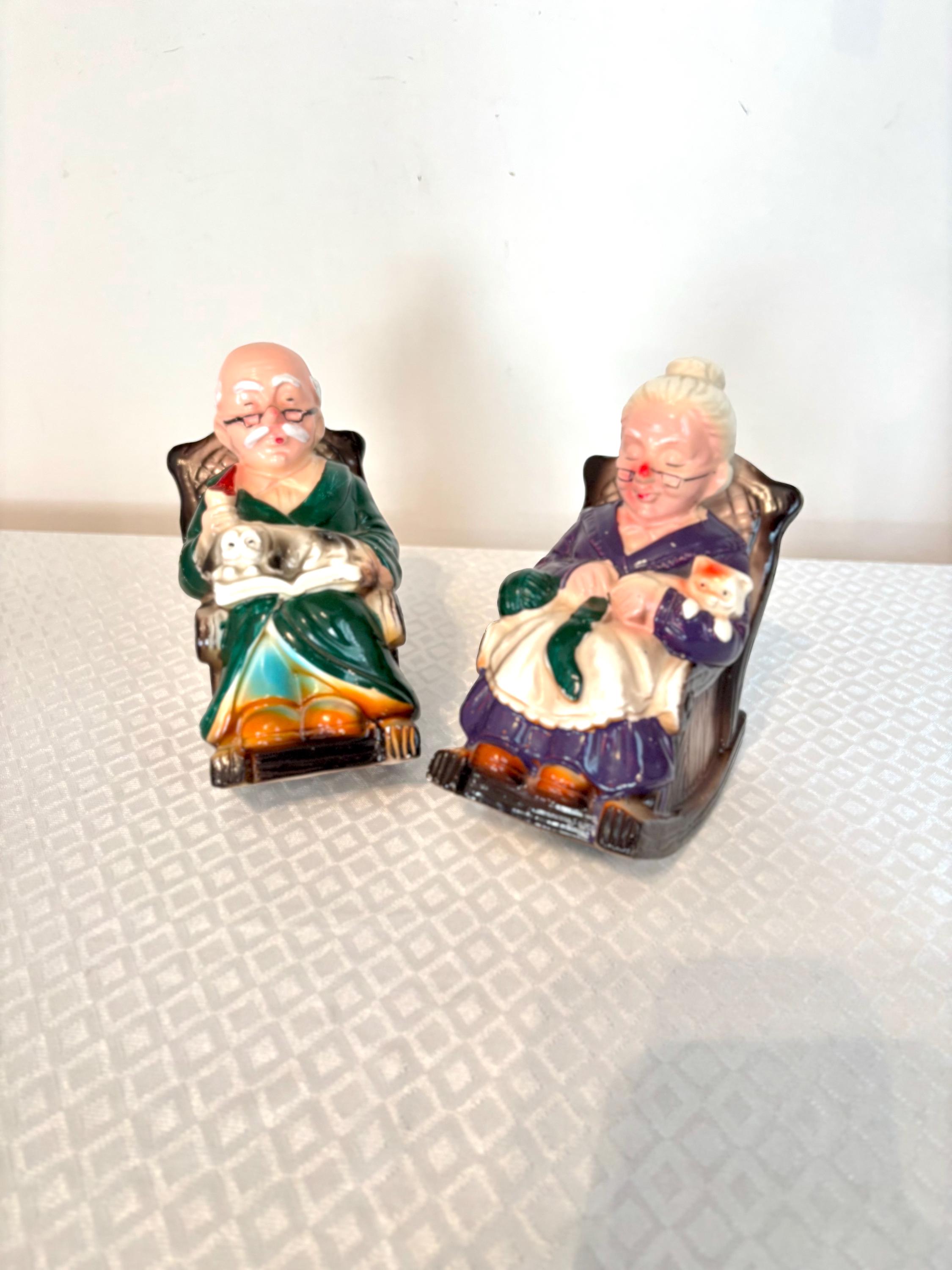 ヴィンテージのおじいちゃんとおばあちゃんの貯金箱｜日本製陶器