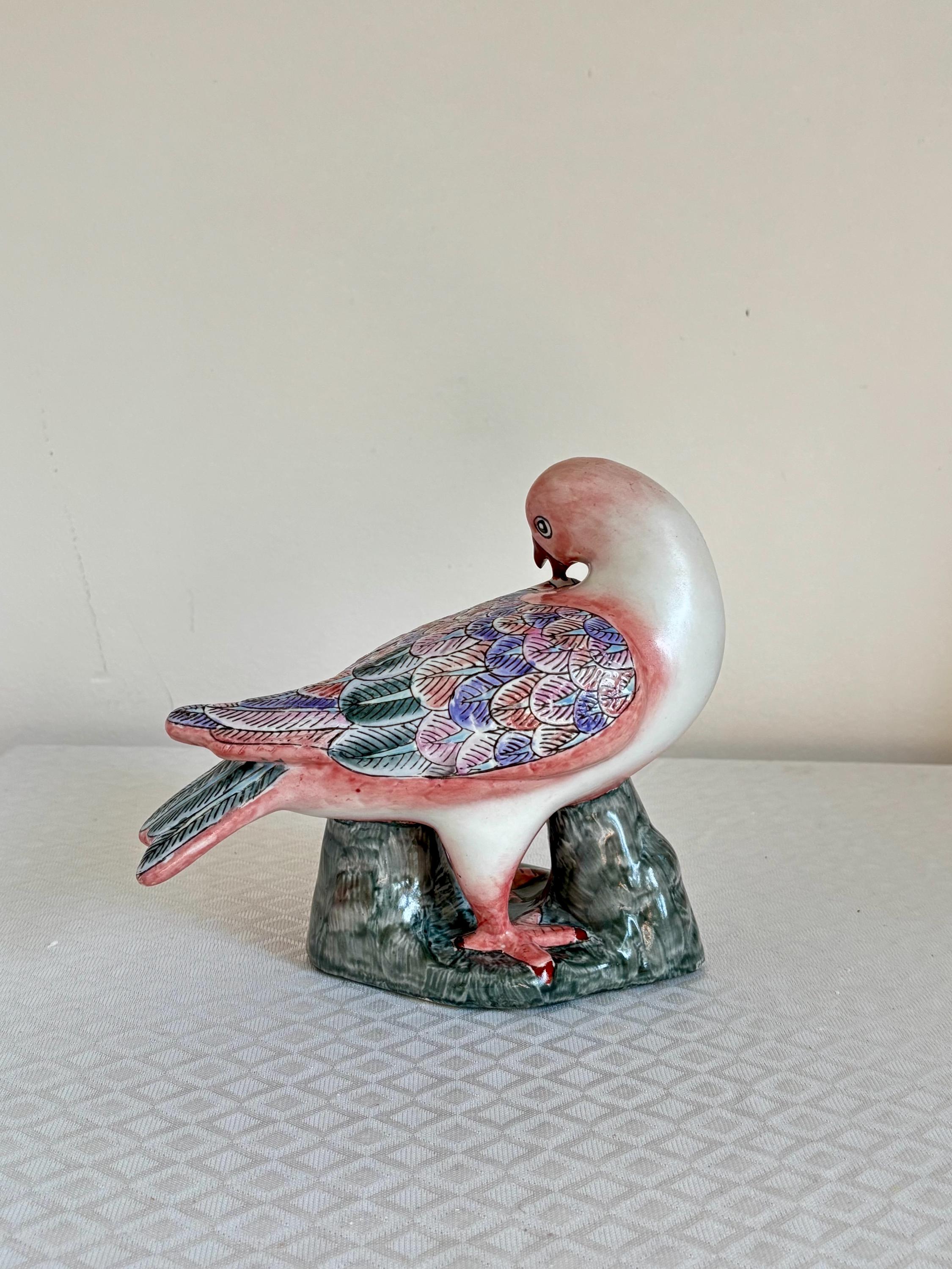 アンティーク磁器製 鳥のフィギュア 約10cm 1970年代のヴィンテージ中国磁器製鳩の置物：手描きのビルワン鳥