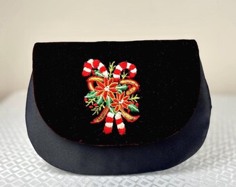 Vintage Black Christmas Clutch – Embroidered Velvet Holiday