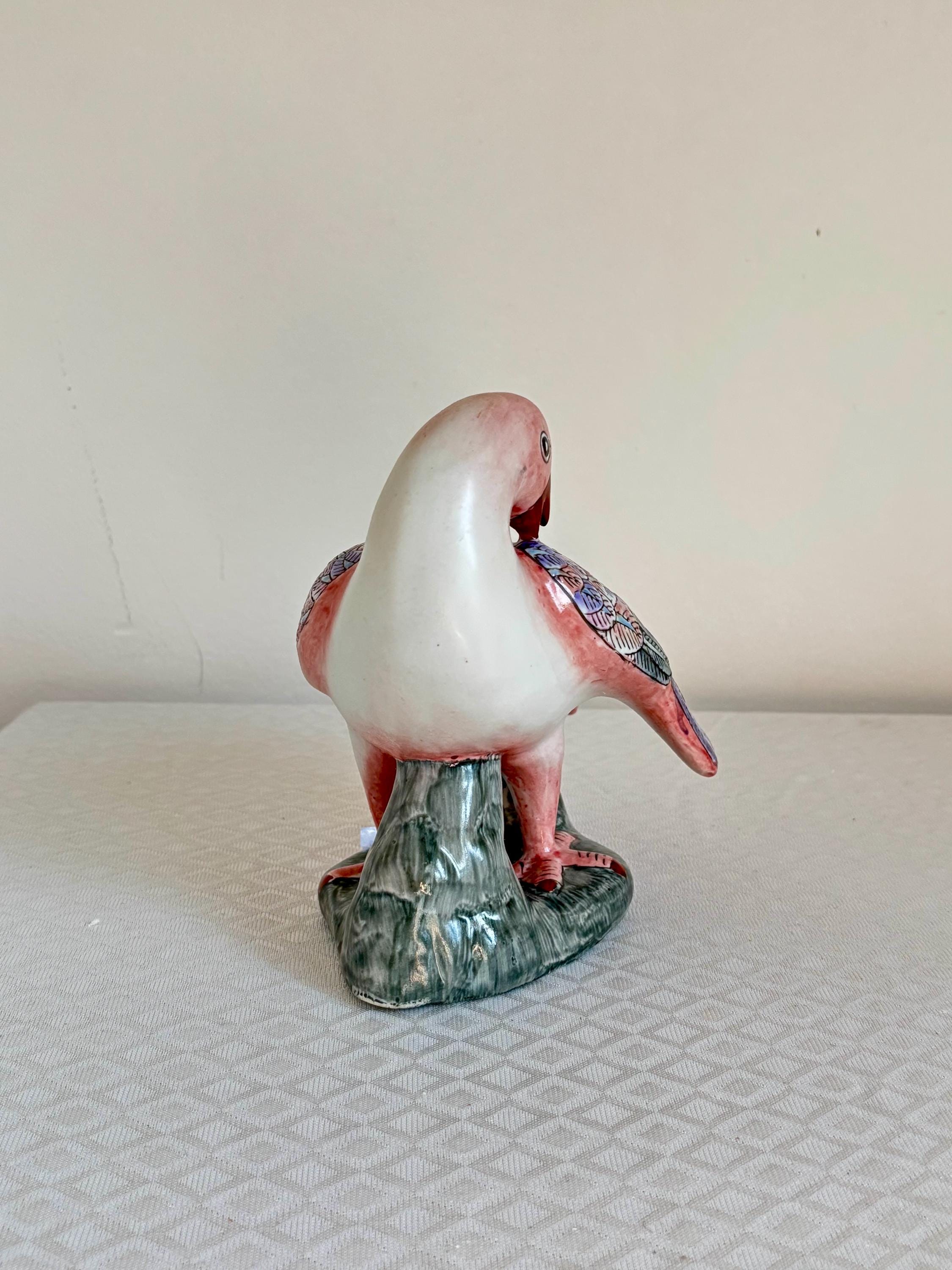 アンティーク磁器製 鳥のフィギュア 約10cm 1970年代のヴィンテージ中国磁器製鳩の置物：手描きのビルワン鳥