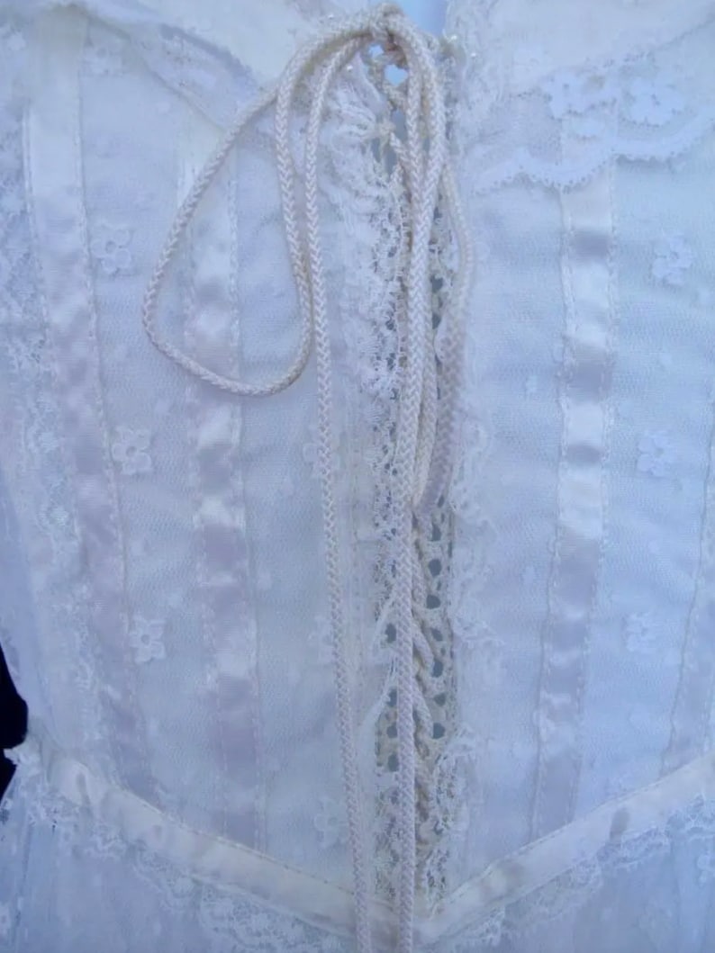 Vintage 70s Gunne Sax Point D'esprit Tulle Wedding Dress: Lace Tiered ...