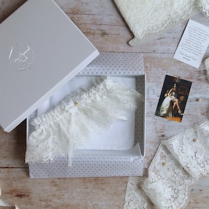 Tilly - Elfenbein Spitzen Strumpfband, breites Spitzen Strumpfband, Hochzeit Strumpfband, Nottingham Spitzen Strumpfband, Braut Strumpfband, Spitze Strumpfband, maßgeschneiderte Strumpfband, Braut Geschenk
