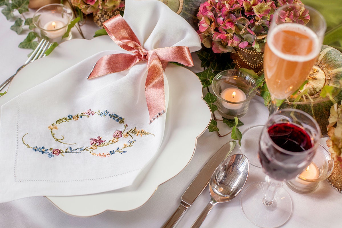 elegant floral decorative napkins — MUSEUM OUTLETS