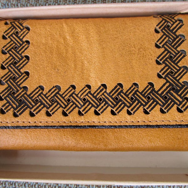 Princess Gardner Leather KeyGard/Trifold Keyholder Never Used in Original Box