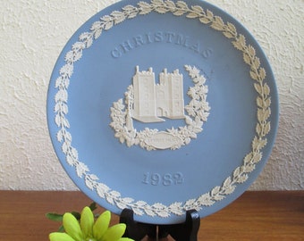 Lambeth Palace Wedgwood 1982 Christmas Plate Jasperware 8 inch Plate