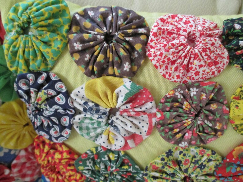 Yoyo Quilt Block Pillows 1930s Vintage Fabric Cottage Chic Etsy