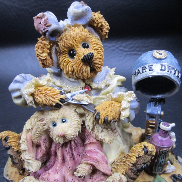 Boyds Bears "Wanda & Gert, A Little Off The Top" Figurine Item 227719 Issued 1999