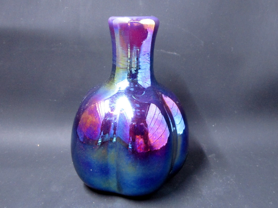 Iridescent Blue Glass Vase, Gibson Art Glass 4 Vase, Gibson 1984 Mark