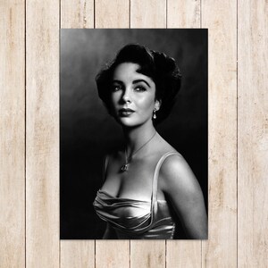 Elizabeth Taylor　直筆サインと白黒ポートレート写真 Elizabeth Taylor直筆サインと白黒ポートレート写真