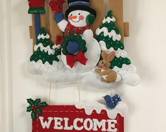 Bucilla Felted Completed WELCOME FRIENDS Wall HANGING Christmas Decoration