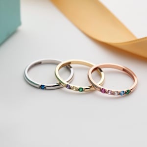 Personalisierbarer 10K 14K 18K Gold Familie Geburtsstein Ring: Personalisierte Namensgravur