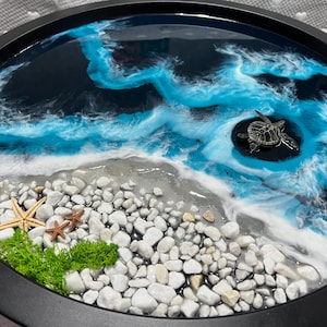 Ocean Resin Table with Turtle & Starfish – Round Side Table with Beach Waves, Pebbles, Moss – Handmade Coastal Decor