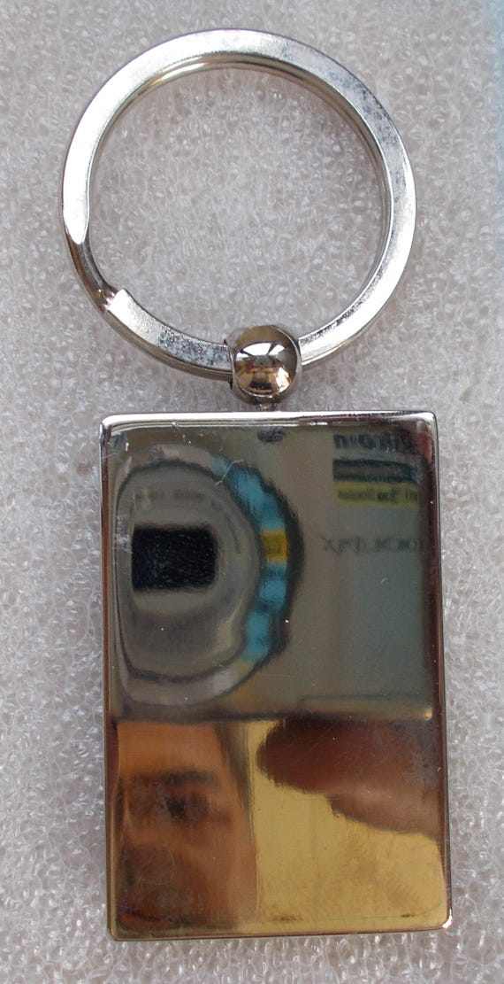 Monte Carlo cigarette keychain with game - image 2