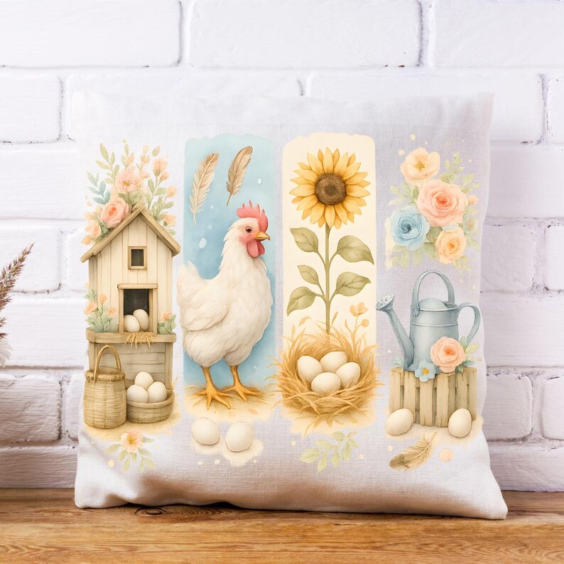 Puede incluir: Un coj&iacute;n decorativo con un dise&ntilde;o de acuarela con tem&aacute;tica de granja. El dise&ntilde;o incluye una gallina, huevos, un girasol, una regadera y elementos florales en colores pastel. El coj&iacute;n est&aacute; sobre una superficie de madera.