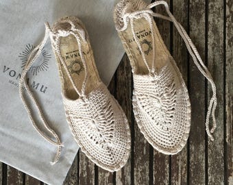 Handgefertigte Häkel Espadrilles: Bio Boho Schnür-Sommerschuhe