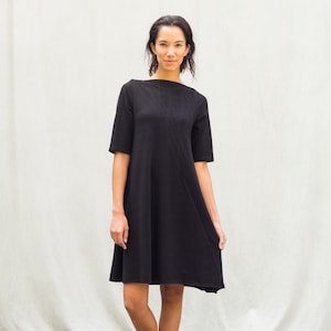 Vestido Eva, Jersey de algodón, Estilo moderno, Vestido negro- Hecho a pedido