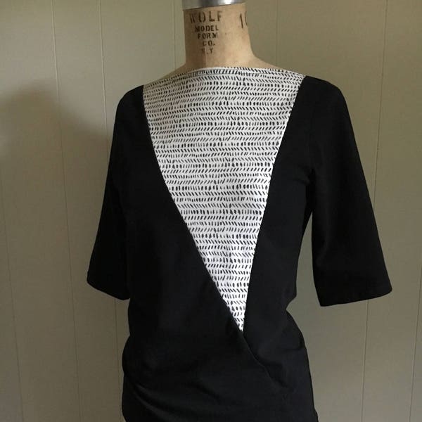 Triangle Top: Cotton Jersey Women's Blouse with Dash Print
