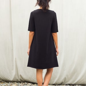 Robe Eva, jersey de coton, style moderne, robe noire réalisation sur commande image 4