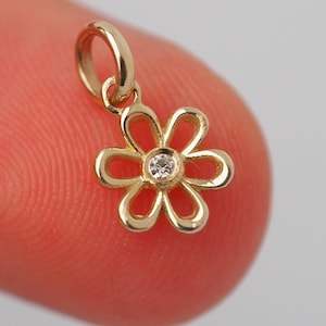 14k Solid Gold Daisy Necklace, Gold Flower Necklace, Daisy Charm, Dainty Everyday, Birthday Gift, 14k Necklace,14k Gold Jewelry, 14k Jewelry