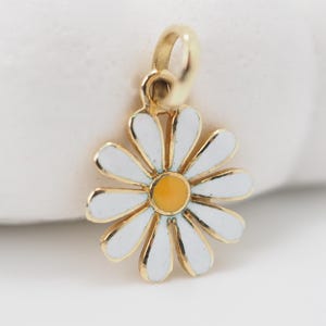 14k Daisy Charm - Etsy