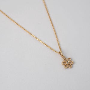 14k Solid Gold Daisy Necklace, Gold Flower Necklace, Daisy Charm, Dainty Everyday, Birthday Gift, 14k Necklace,14k Gold Jewelry, 14k Jewelry image 7