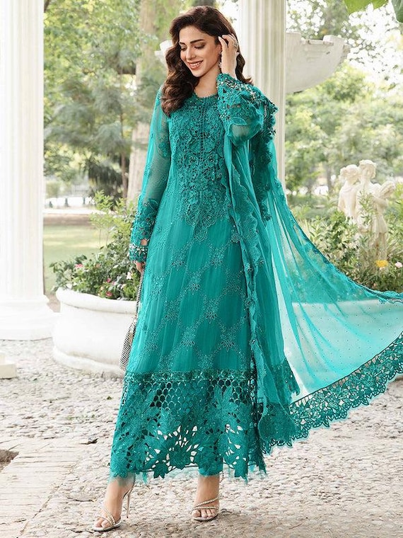 green emerald velvet dress Maria B VEL-20-102 Sea Green Velvet 2021  Sara Clothes