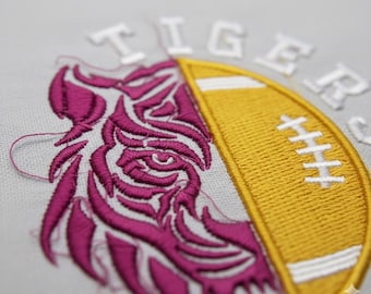 Tiger Fußball Stickdatei: Pink Tiger, Gelber Fußball (Digitale Datei)