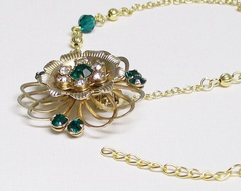 Necklace Emerald Green and Gold with Vintage Brooch