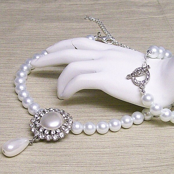 Necklace/Bracelet/Brooch Set Bold Glass pearl and Rhinestone