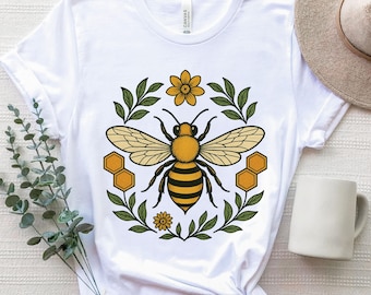 Vintage Bee Graphic T-Shirt, Cute Honey Bee Shirt with Floral Design, Aesthetic Nature Insect Tee, Bee Lover Gift Shirt for Women