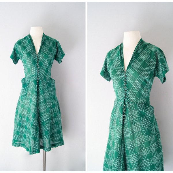 S A L E : 40s dress // 1940s cotton day dress